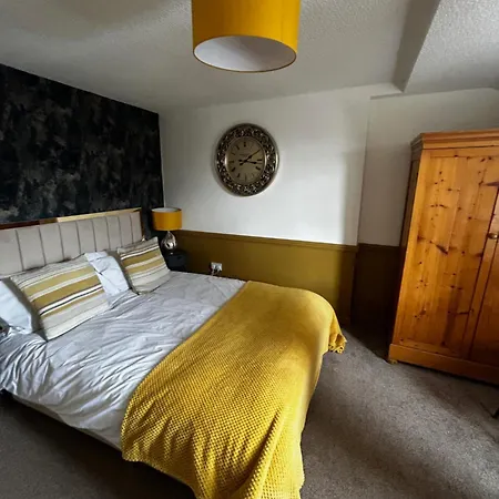 The Golden Lion Leyburn