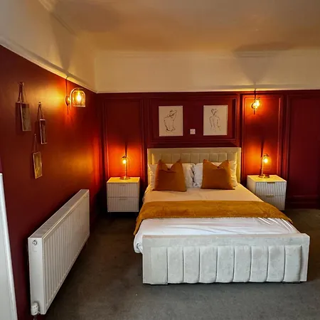 The Golden Lion * Лейберн